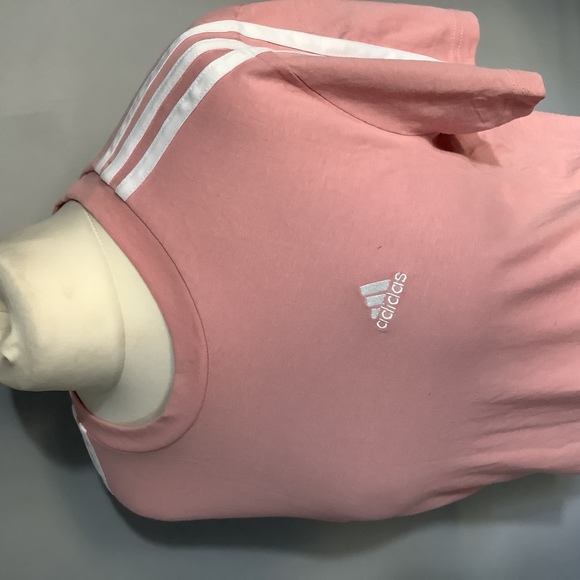Adidas Cropped Round Neck T Shirt - Size S (8-10) - Pink & White - P2P 18” - Picture 3 of 8